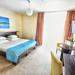 Santa Monica 3*