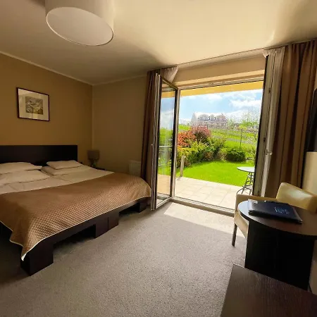 Santa Monica 3*