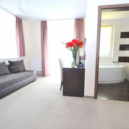 Santa Monica Hotel 3*