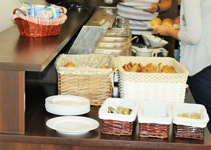 Santa Monica Hotel 3*